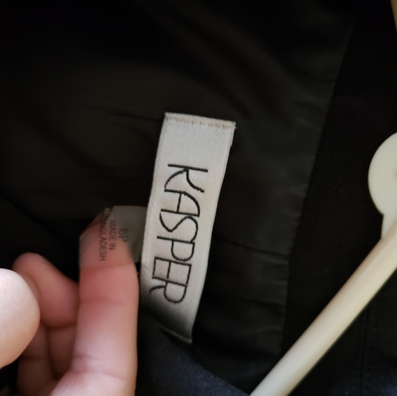 Classic Black Kasper Blazer - Picture 5 of 5